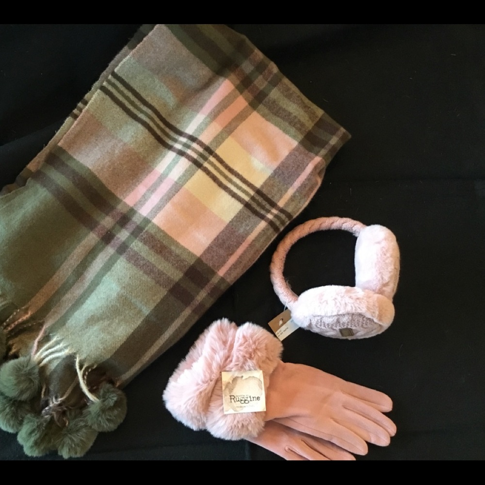 CC Earmuff, Matching Gloves with faux fur & Scraf